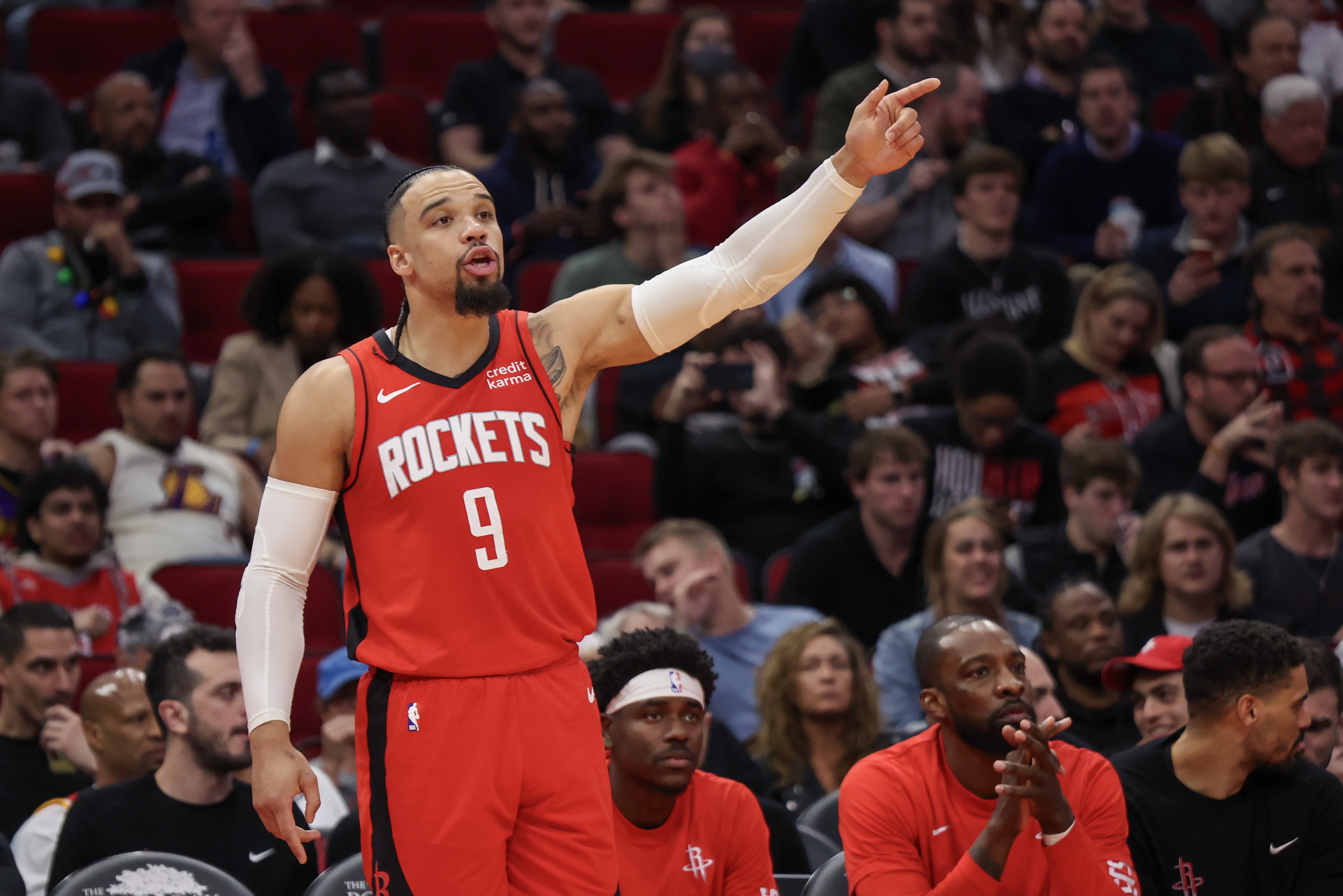 关于冲刺阶段英超传出新动向，底特律活塞手感冰凉，管理层表态——信心回归，年轻球员得到机会的信息yy易游官网入口